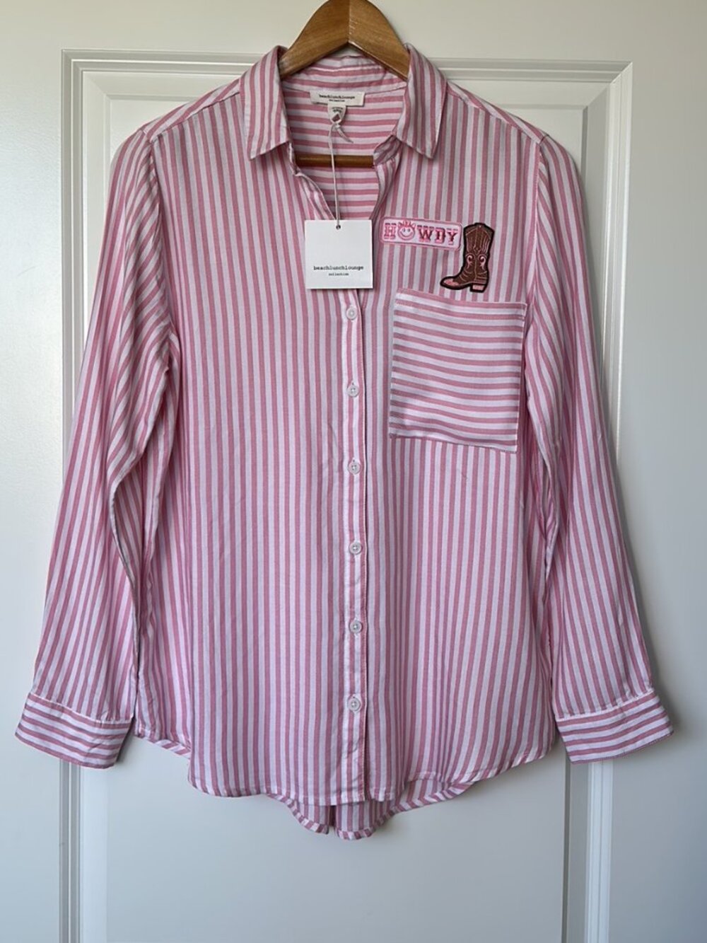 BeachLunchLounge Women's sz Small Button Down Collared Shirt Pink White Stripes
